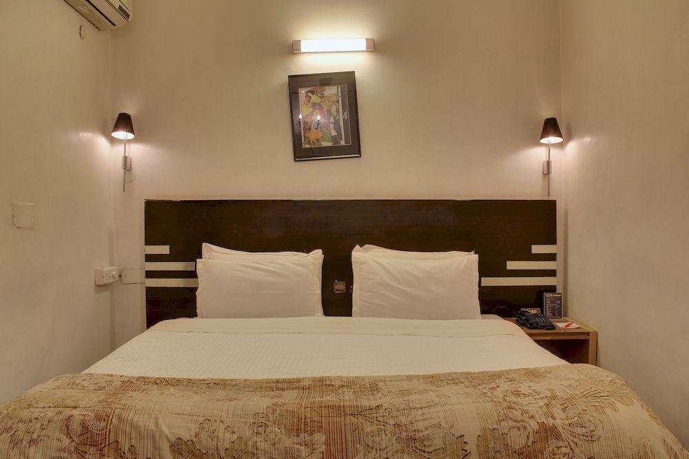 Hotel Oyo 358 Sarojini Nagar à New Delhi Extérieur photo